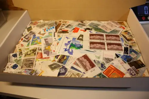 Alle Welt 1 kg lose Marken (33438)