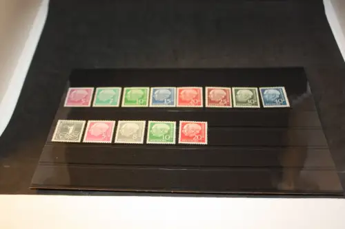 Bund Heuss Lumo + liegend postfrisch (33474)