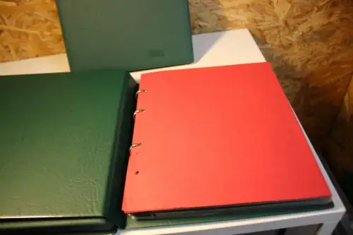3 Lindner Alben grün mit 140 1er Hüllen (33568)