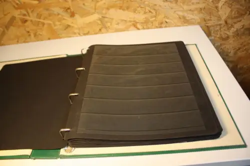 Mauritius Binder mit 15 schwarzen Blättern 4 Streifen (33627)