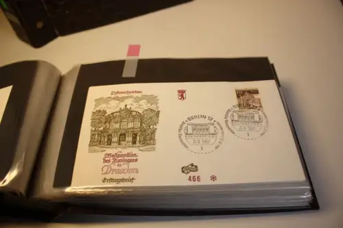Bund + Berlin ca. 200 FDC in 2 Alben 60er Jahre (33664)