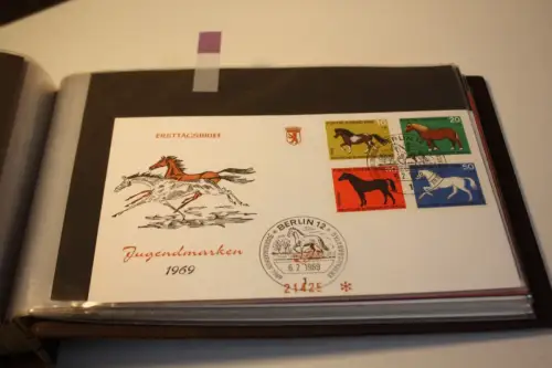 Bund + Berlin ca. 200 FDC in 2 Alben 60er Jahre (33664)