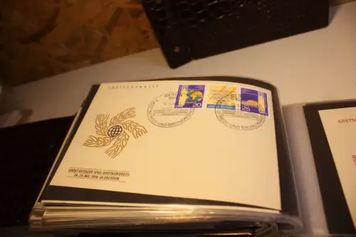 DDR Posten mit meist FDC in 3 Alben 60er Jahre (33665)