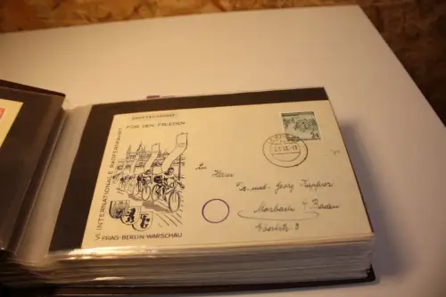 DDR Posten mit meist FDC in 3 Alben 60er Jahre (33665)