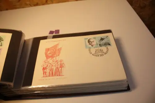 DDR Posten mit meist FDC in 3 Alben 60er Jahre (33665)