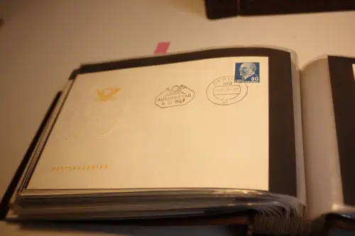 DDR Posten mit meist FDC in 3 Alben 60er Jahre (33665)