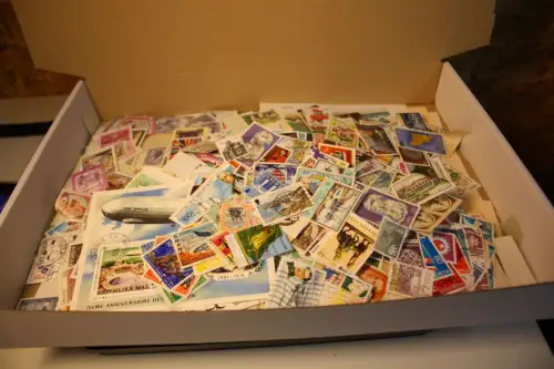 Alle Welt 1 kg lose Marken (33734)