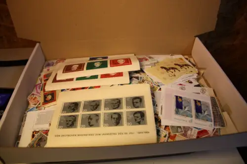 Alle Welt 1 kg lose Marken (33734)