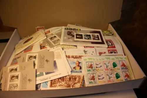 Alle Welt 1 kg lose Marken (33734)