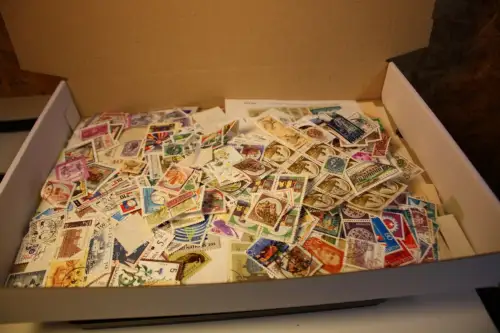 Alle Welt 1 kg lose Marken (33734)