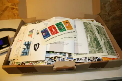 Alle Welt 1 kg lose Marken (33739)