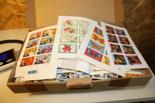 Alle Welt 1 kg lose Marken (33739)