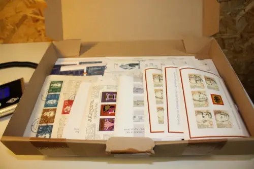 Alle Welt 1 kg lose Marken (33739)