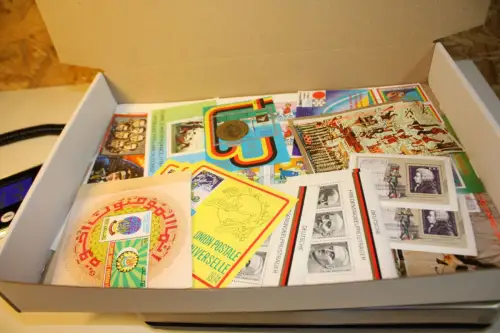 Alle Welt 1 kg lose Marken (33740)