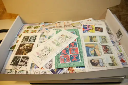 Alle Welt 1 kg lose Marken (33740)