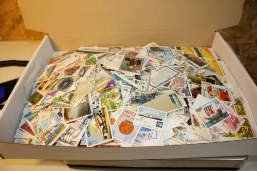 Alle Welt 1 kg lose Marken (33740)