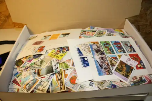 Alle Welt 1 kg lose Marken (33740)