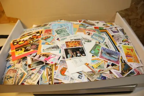 Alle Welt 1 kg lose Marken (33740)