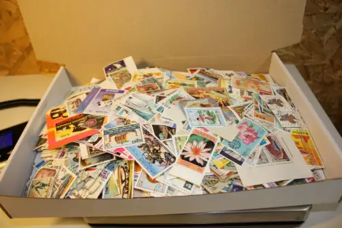 Alle Welt 1 kg lose Marken (33740)