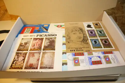 Alle Welt 1 kg lose Marken (33740)