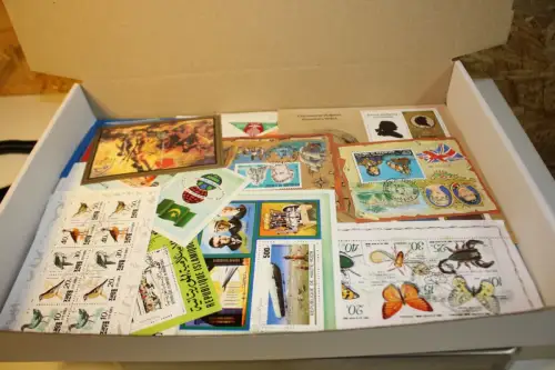 Alle Welt 1 kg lose Marken (33740)