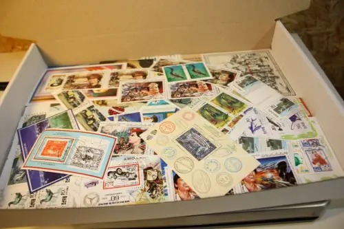 Alle Welt 1 kg lose Marken (33740)