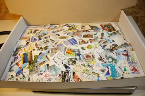 Alle Welt 1 kg lose Marken (33740)