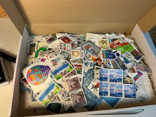 Alle Welt 1 kg lose Marken (33831)