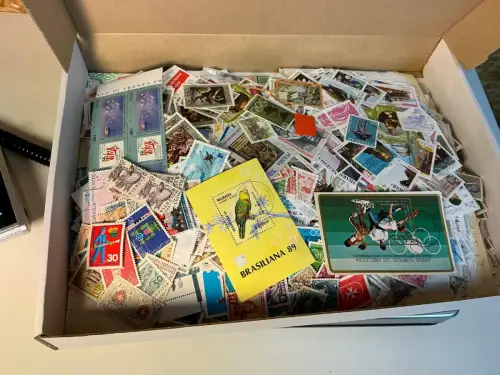 Alle Welt 1 kg lose Marken (33831)