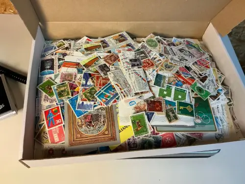 Alle Welt 1 kg lose Marken (33831)