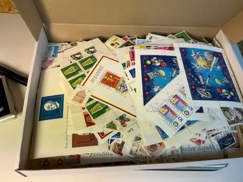 Alle Welt 1 kg lose Marken (33831)