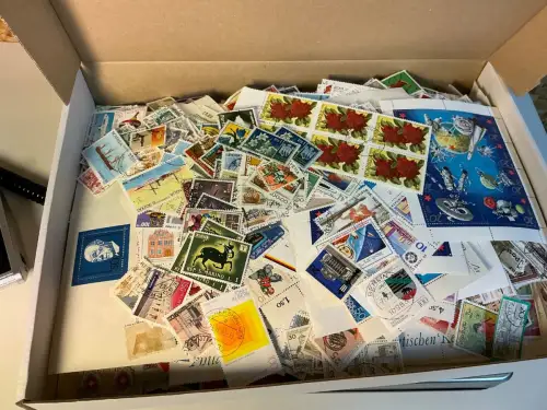 Alle Welt 1 kg lose Marken (33831)