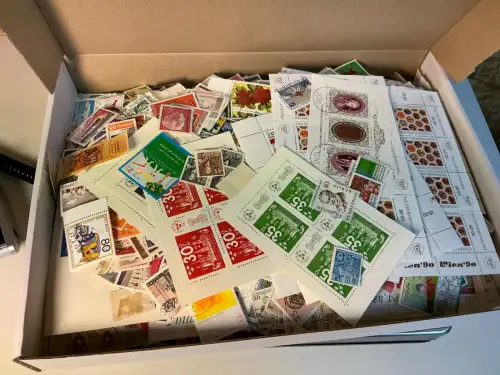 Alle Welt 1 kg lose Marken (33831)