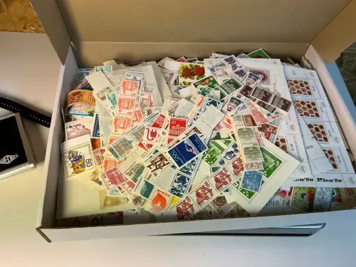 Alle Welt 1 kg lose Marken (33831)