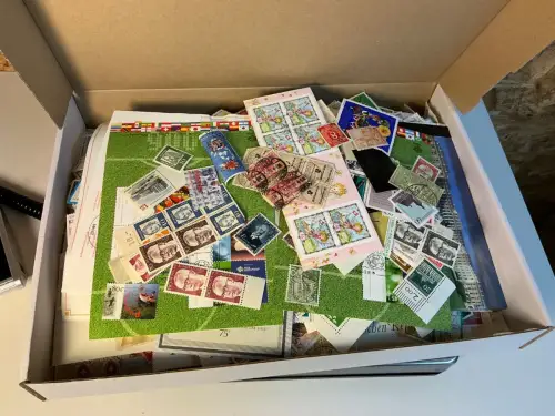 Alle Welt 1 kg lose Marken (33831)