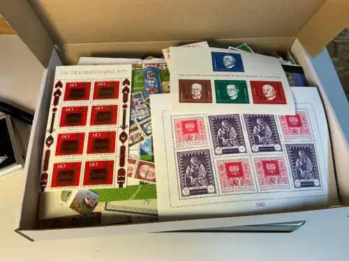 Alle Welt 1 kg lose Marken (33831)