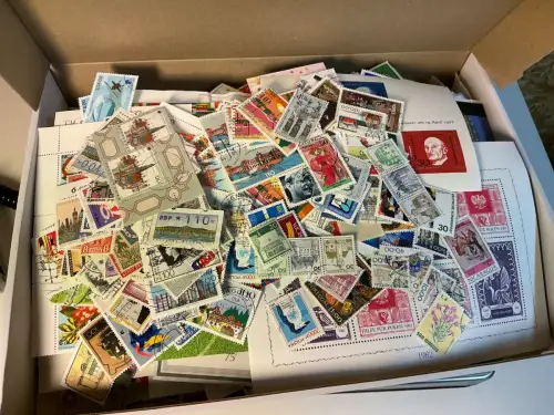 Alle Welt 1 kg lose Marken (33831)