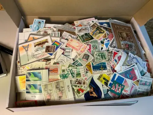 Alle Welt 1 kg lose Marken (33831)