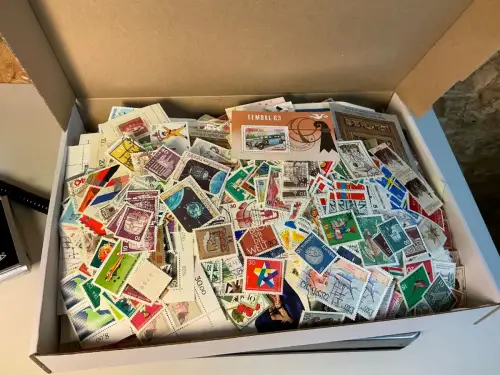 Alle Welt 1 kg lose Marken (33831)