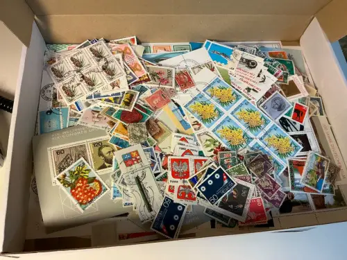 Alle Welt 1 kg lose Marken (33831)