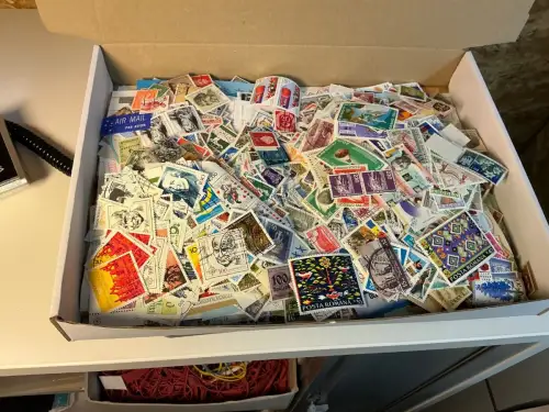 Alle Welt 1 kg lose Marken (33833)