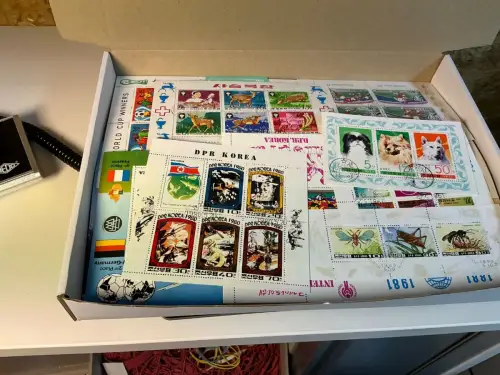 Alle Welt 1 kg lose Marken (33833)