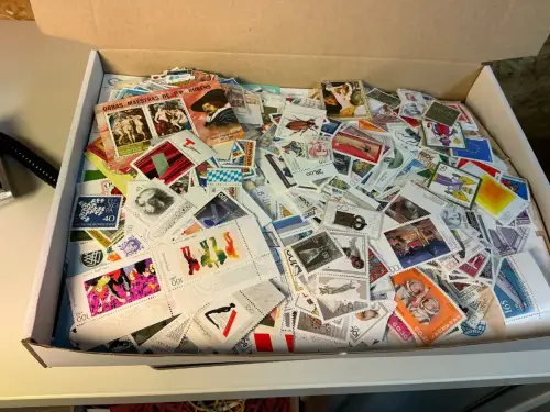 Alle Welt 1 kg lose Marken (33833)