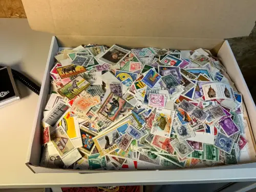 Alle Welt 1 kg lose Marken (33833)