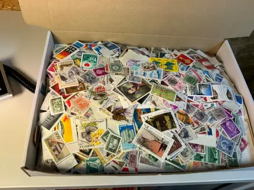 Alle Welt 1 kg lose Marken (33833)