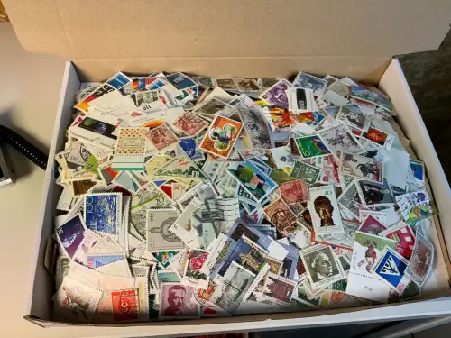 Alle Welt 1 kg lose Marken (33833)