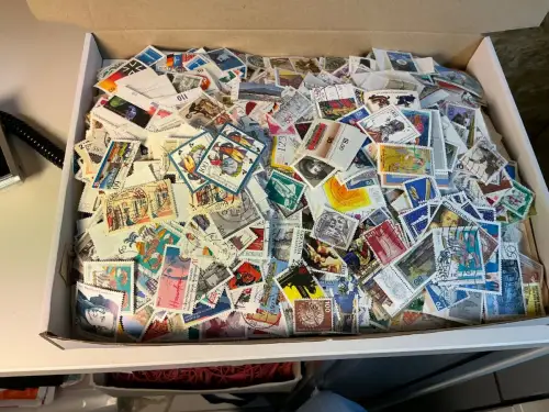 Alle Welt 1 kg lose Marken (33833)