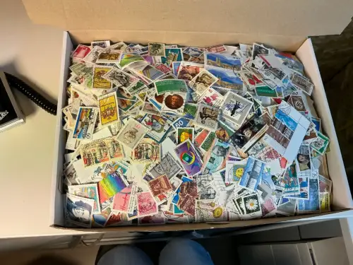 Alle Welt 1 kg lose Marken (33833)