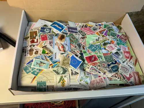 Alle Welt 1 kg lose Marken (33833)