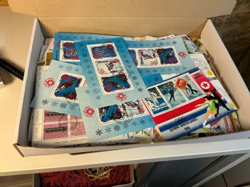 Alle Welt 1 kg lose Marken (33833)